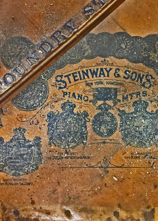 Steinway O